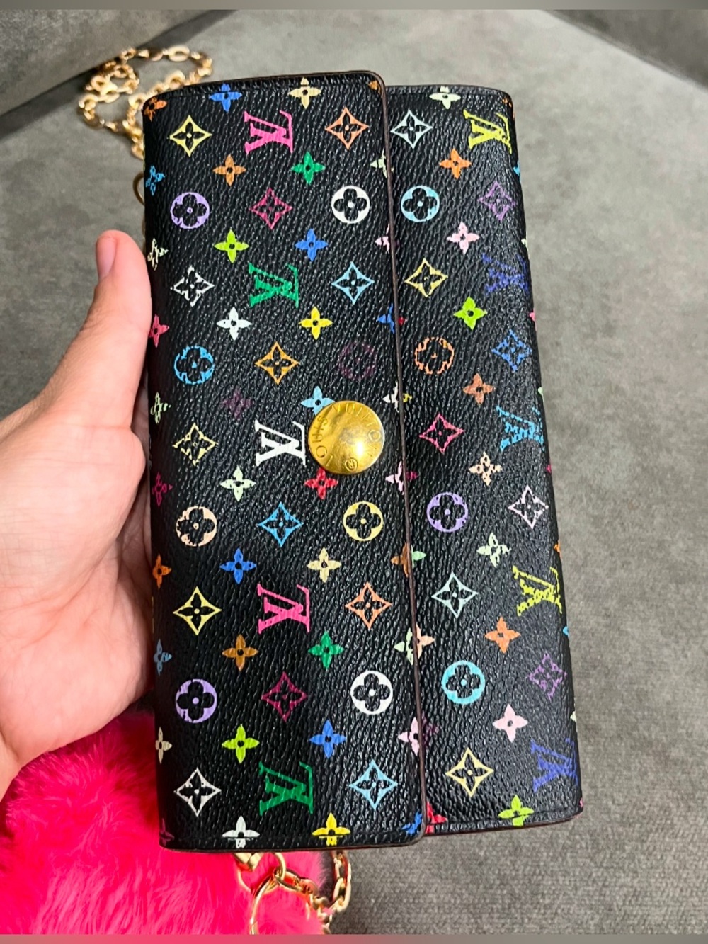 Louis Vuitton - Picture 4 of 17